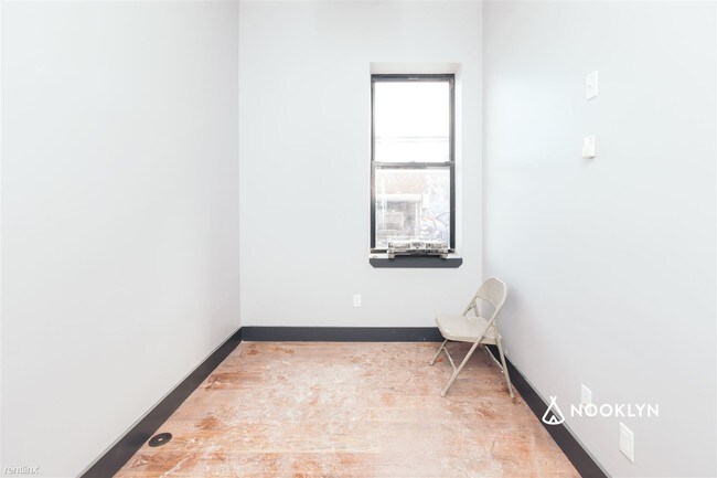 Building Photo - 2 br, 1 bath Apartment - 269 Meserole St 1F