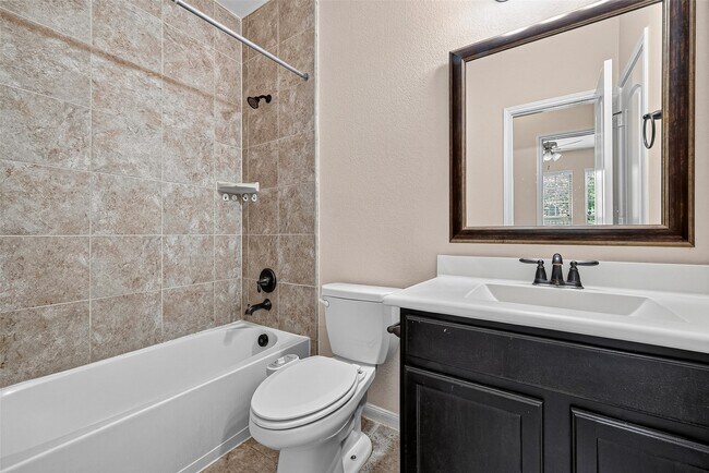 Building Photo - 2931 Oakdale Landing Ct