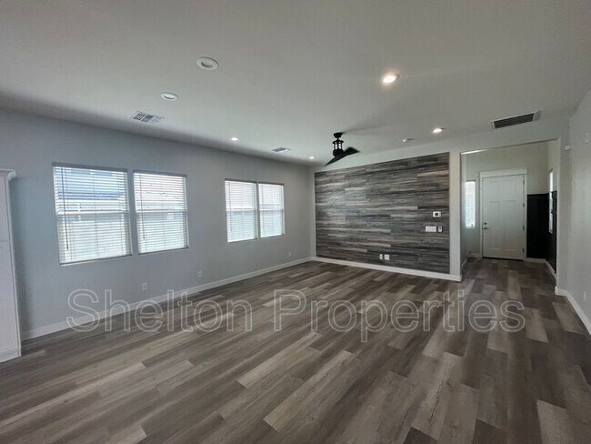 Foto del edificio - 391 N 157th Ln