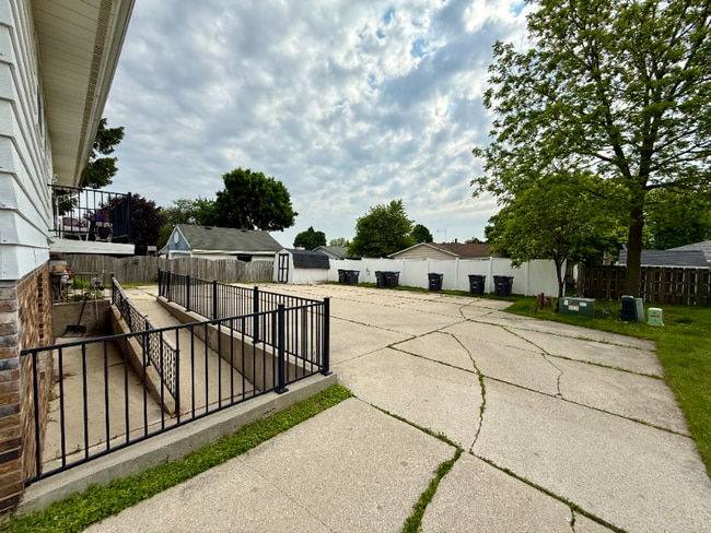 Building Photo - 1621 N 35th St