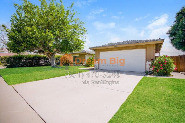 Building Photo - 5155 Harriett Cir
