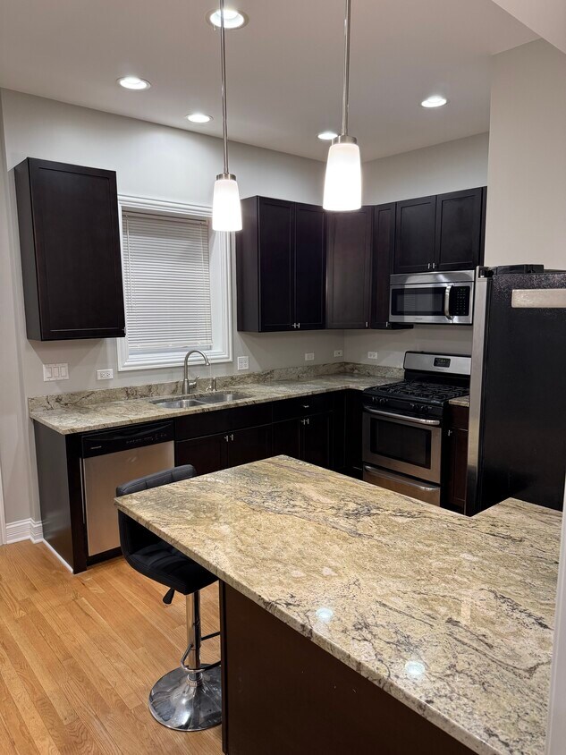Foto principal - 2446 N Campbell Ave