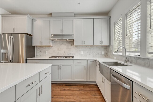 Building Photo - 27 Gala Ct