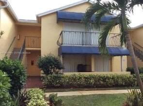 Building Photo - 653 Waterside Dr