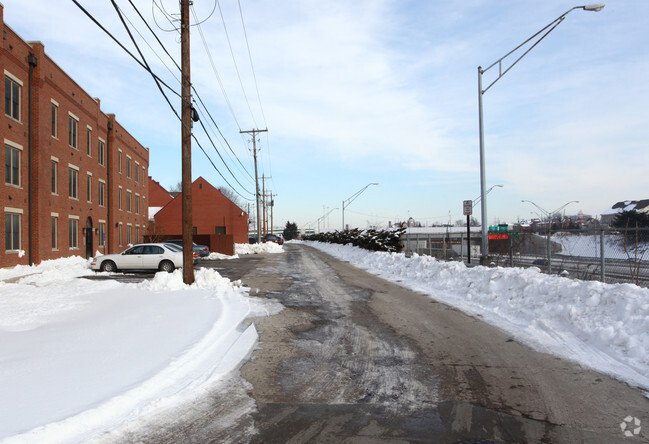 Foto del edificio - Jefferson Avenue Apartments