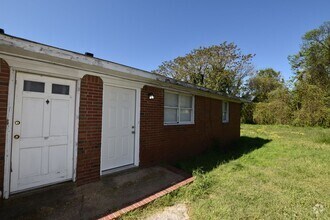 Building Photo - 7923 Thompson Rd