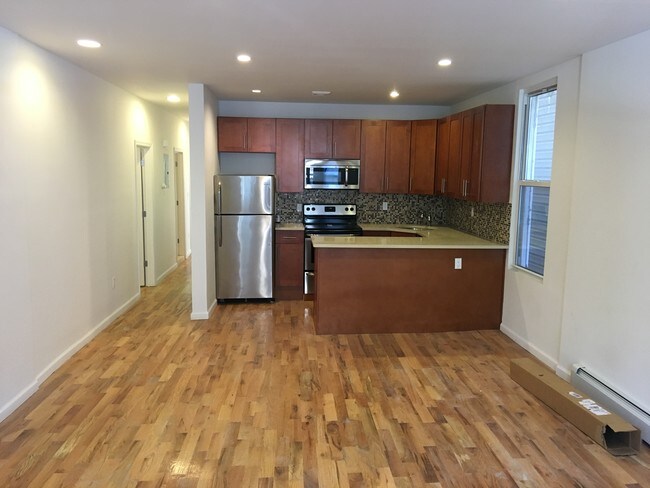 Building Photo - 1542 Hoe Ave