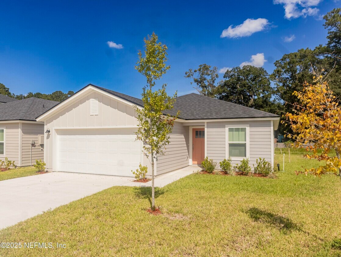 Foto principal - 5256 Sawmill Pt Wy