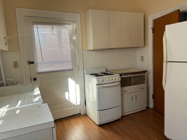 Kitchen - 225 W Clinton St