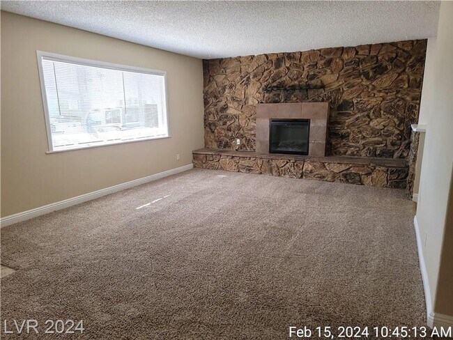 Building Photo - NORTHWEST SINGLE STORY WITH NO HOA!!!