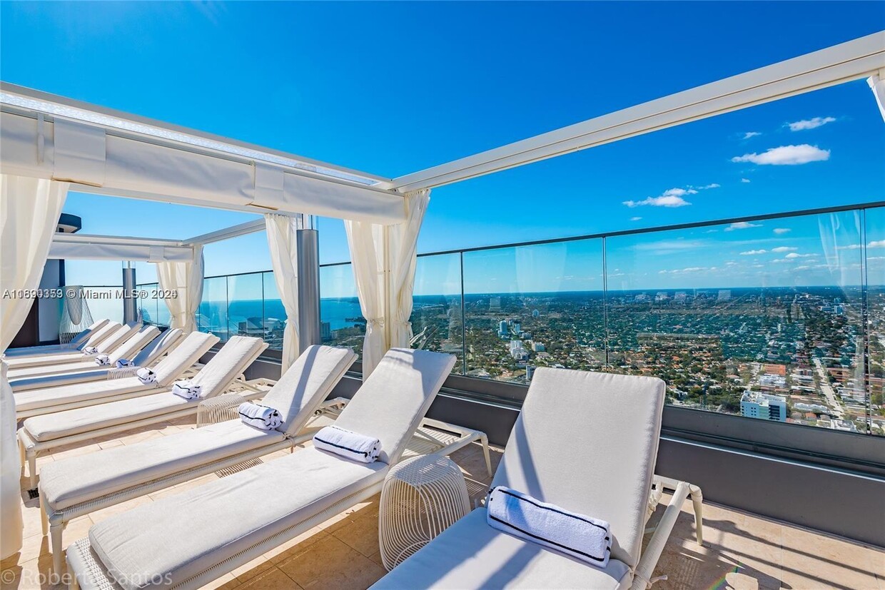 Primary Photo - 1000 Brickell Plaza