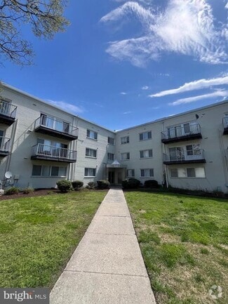 Building Photo - 5601 Parker House Terrace