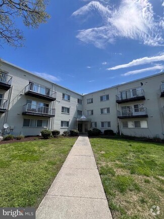Building Photo - 5601 Parker House Terrace