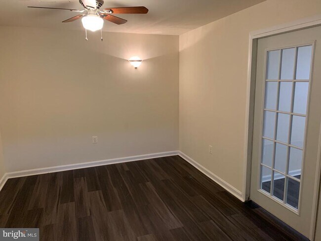 Building Photo - 814 Johnson Grove Ln