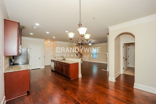 Building Photo - 106 Village Pl