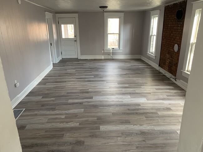 Main Room - 410 6th St