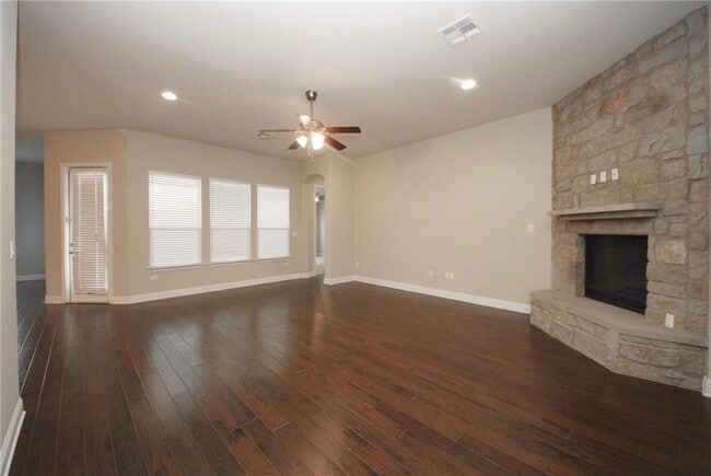 Building Photo - 15800 Jeffs Ln