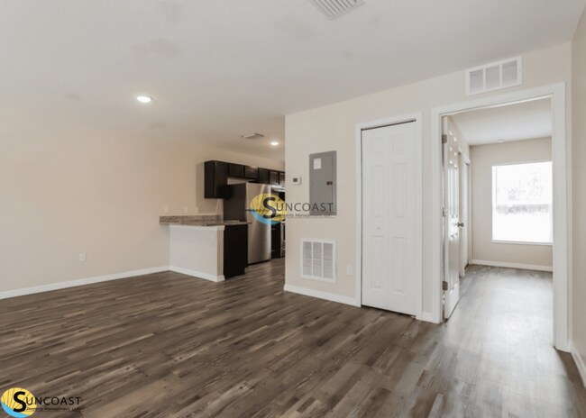 Foto del edificio - 9313 N Travis Dr