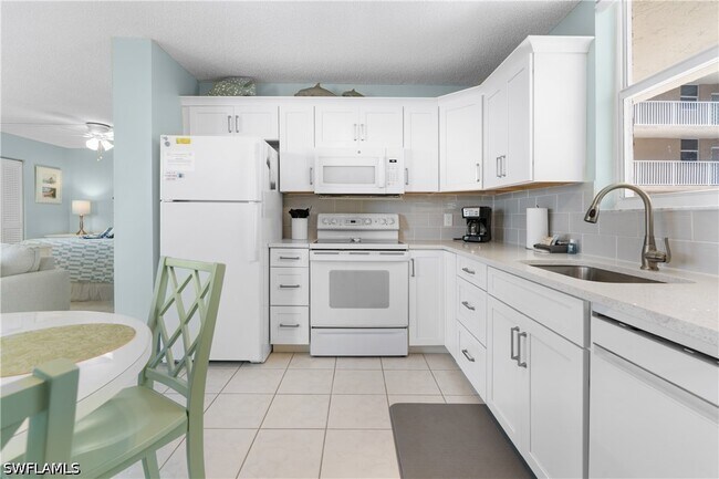 Foto del edificio - 5700 Bonita Beach Rd SW