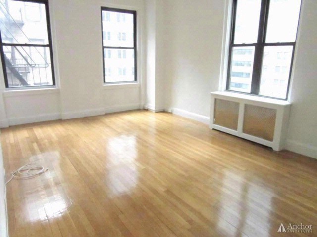 Foto principal - 140 E 46th St