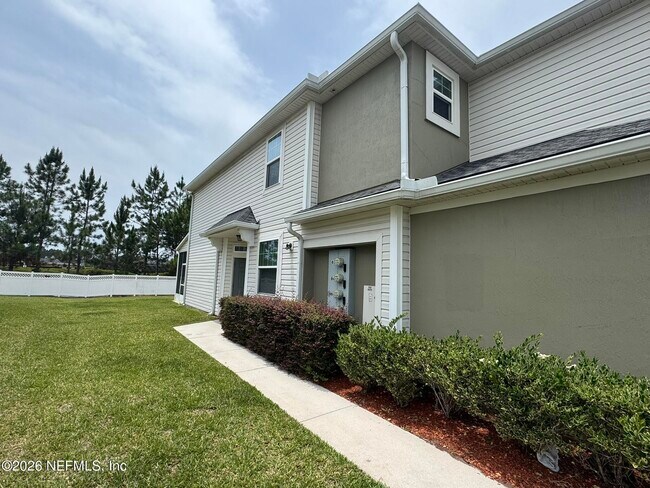 Foto del edificio - 670 Grover Ln