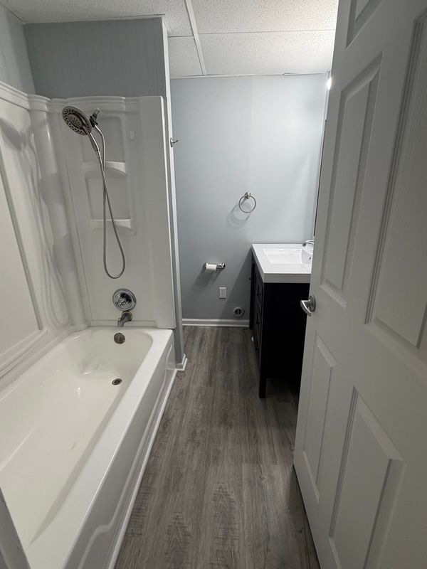 Foto del edificio - 9492 Linden Rd