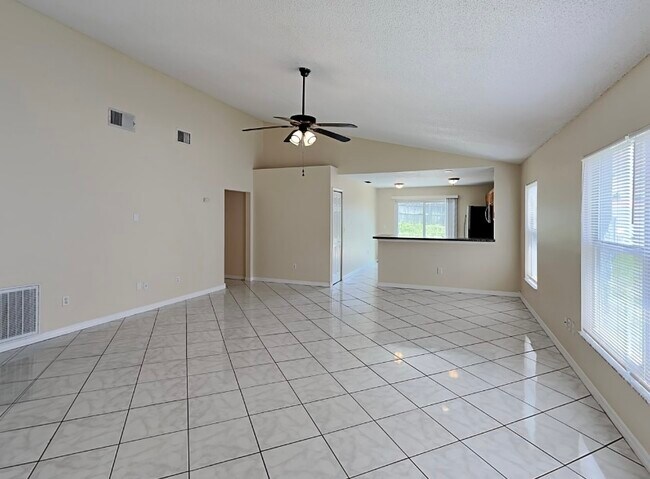 Building Photo - 129 Rollins Dr