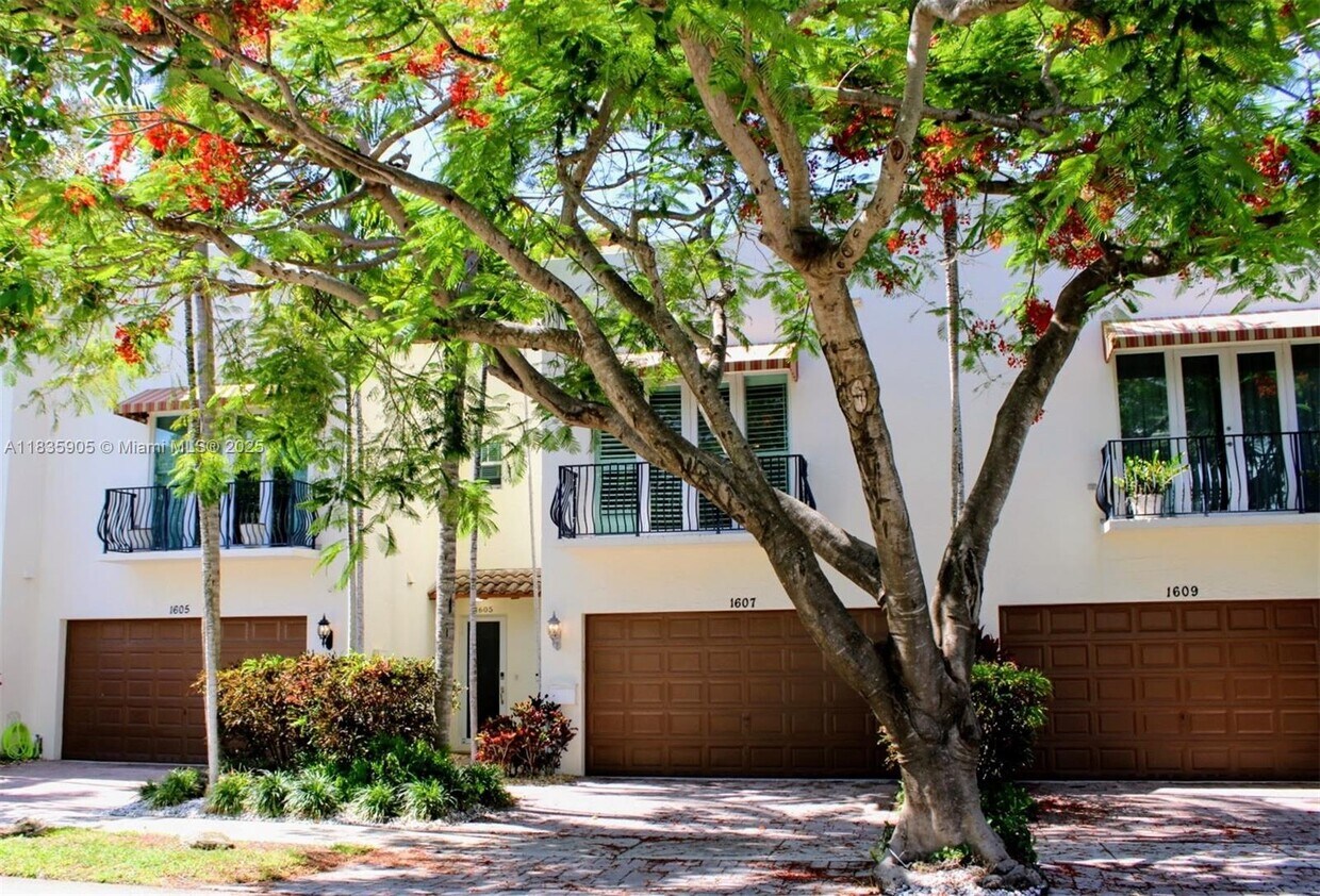 Foto principal - 1607 NE 9th St