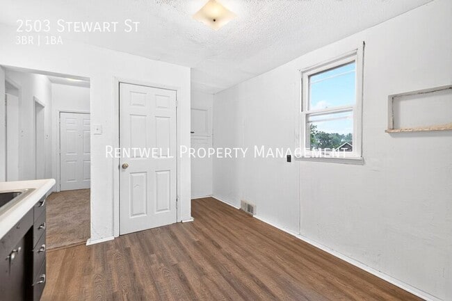 Building Photo - 2503 Stewart St