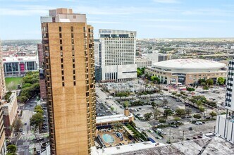 Building Photo - 1111 Caroline St