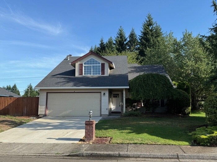 Foto principal - FOUR BEDROOM HOME IN SALMON CREEK