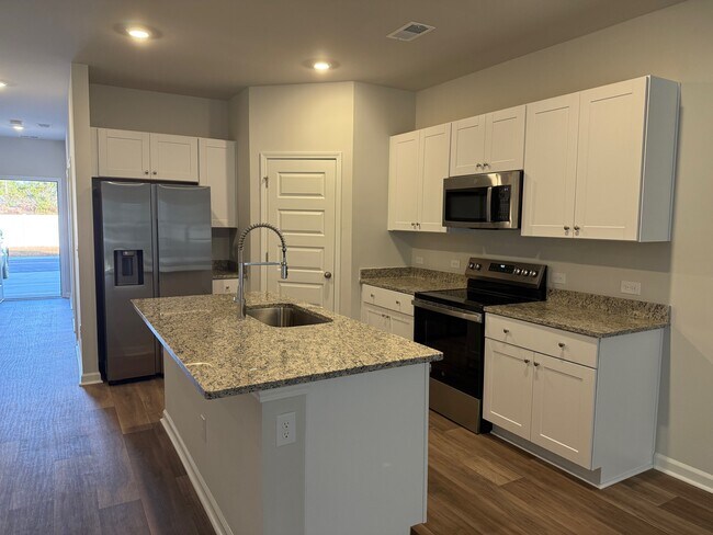 Building Photo - 1033 Arborwood Ln SW