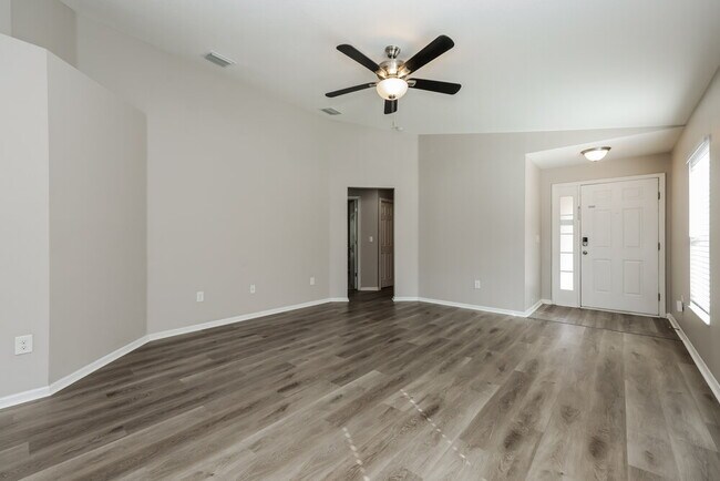 Foto del edificio - 809 College Chase Dr