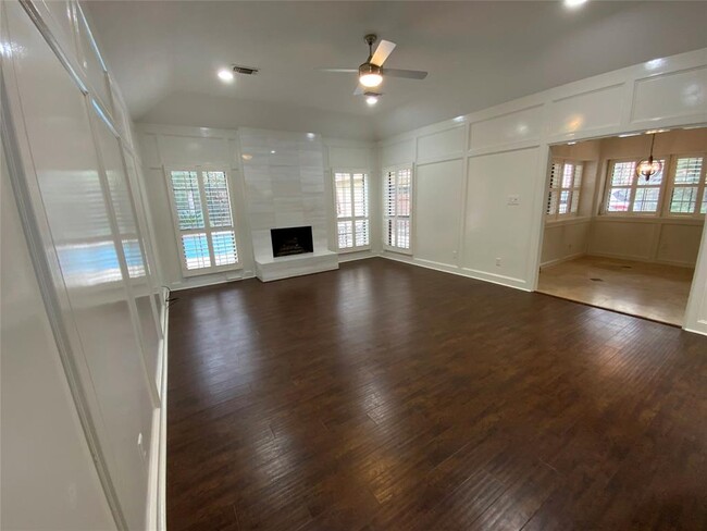 Foto del edificio - 14 Cascade Springs Pl