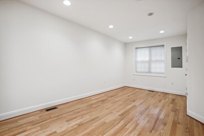 Foto del edificio - 310 P St NW