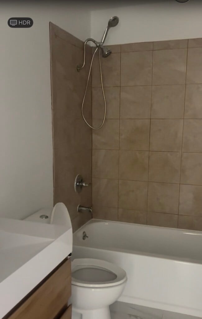 Baño 2 - 16531 Sabot Ln