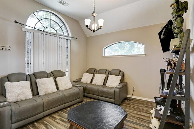 Foto del edificio - 19034 Ridge Trail Ln