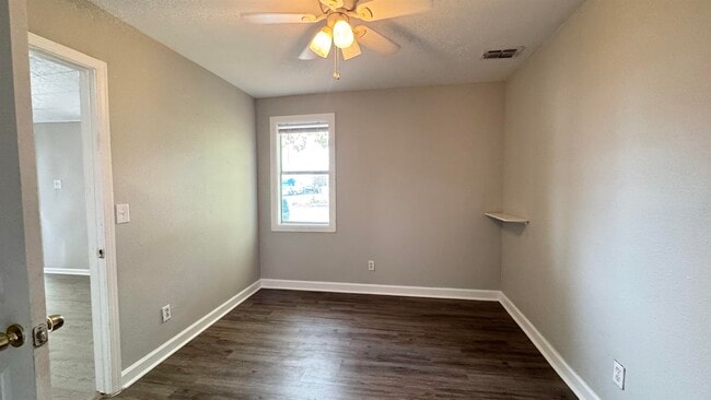 Building Photo - 500 Willow Ave