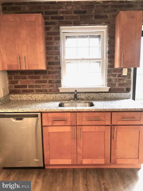 Building Photo - 2043 Moravian St