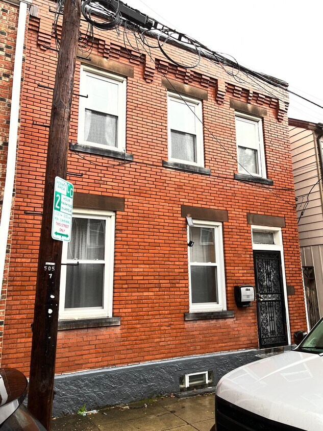 Primary Photo - 94 S 14th St