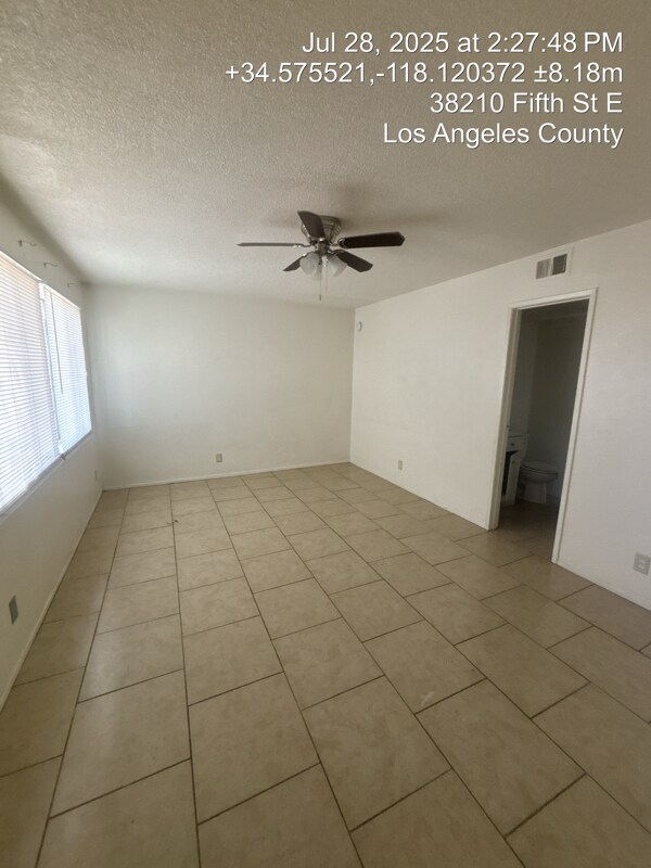 Foto del edificio - 38210 5th St E
