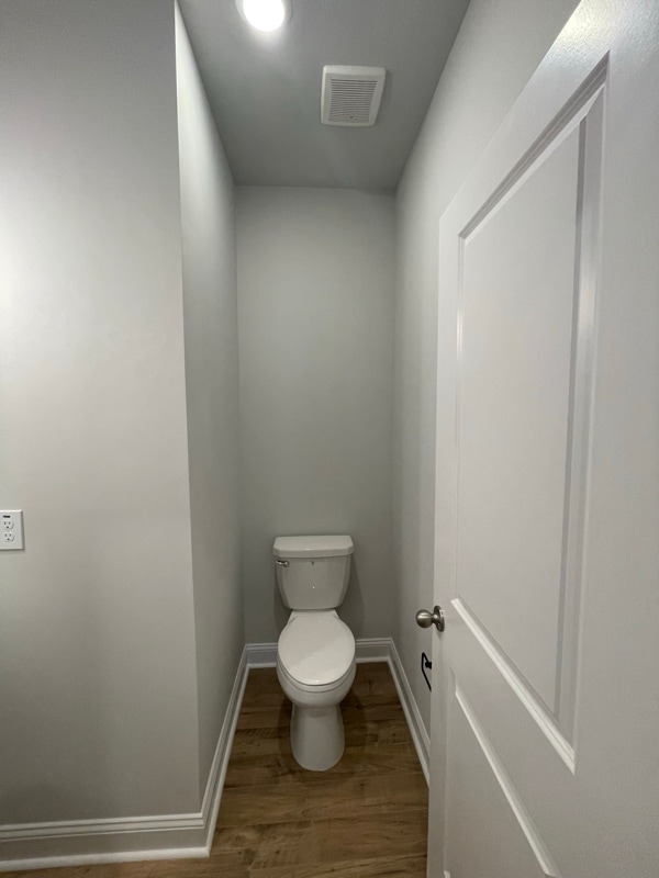 Foto del edificio - 704 Sutherland Ct