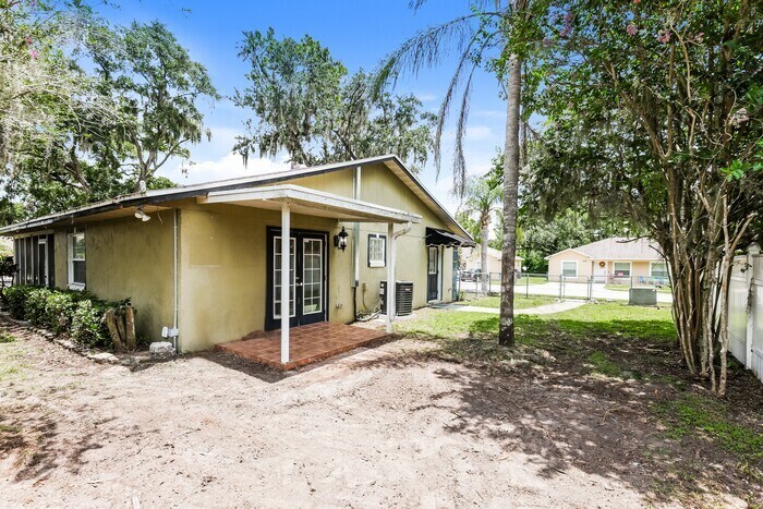 Foto del edificio - 2310 Chestnut Hills Dr