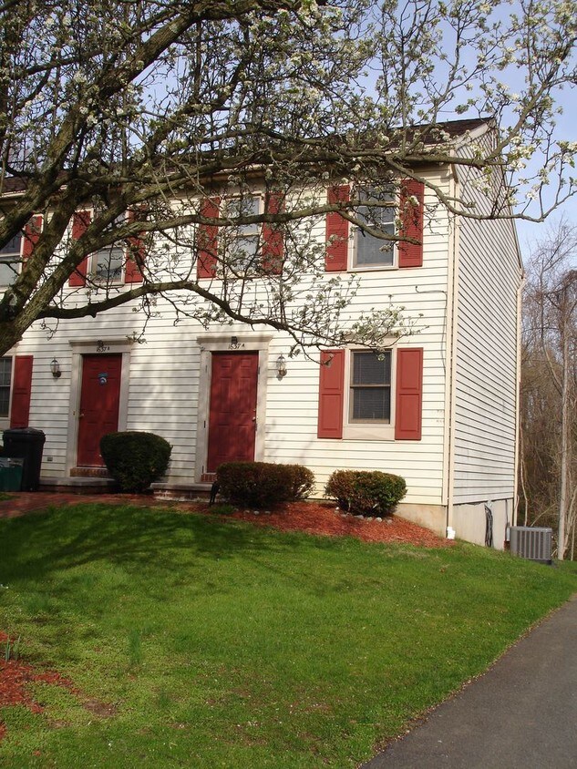 Primary Photo - 1637 CHADWICK Cir