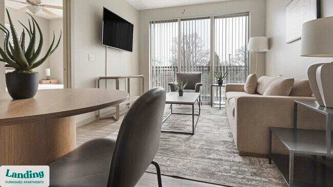 Foto del edificio - 5800 Highlands Plaza Dr
