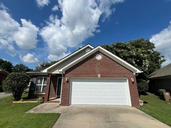 Building Photo - 941 Tracey Ln SW
