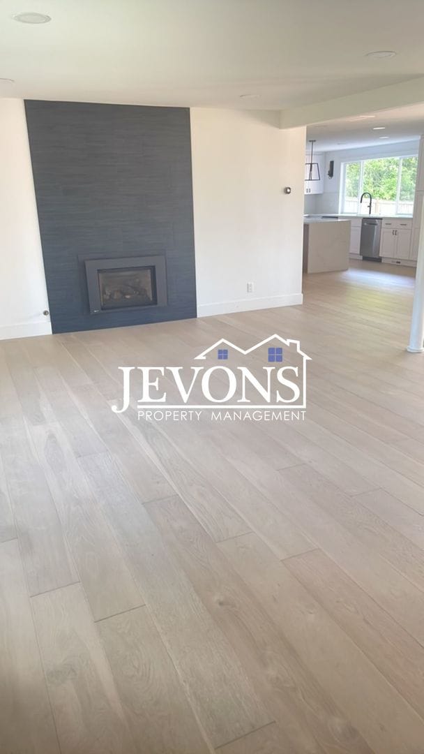 Building Photo - Stunning two-story single-family home in Redmond