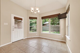 Building Photo - 111 Pheasant Run Dr