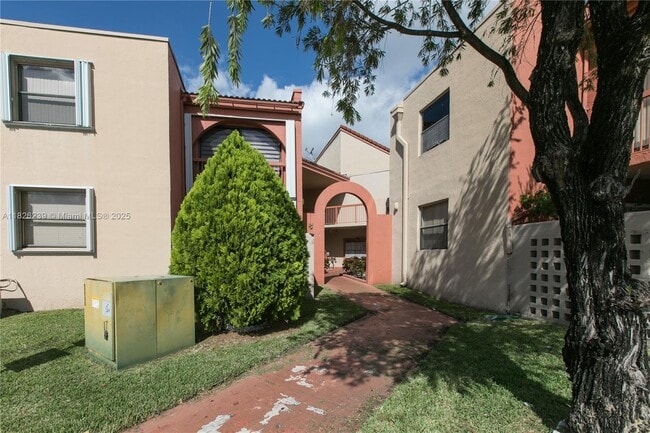 Foto del edificio - 10241 NW 9th St