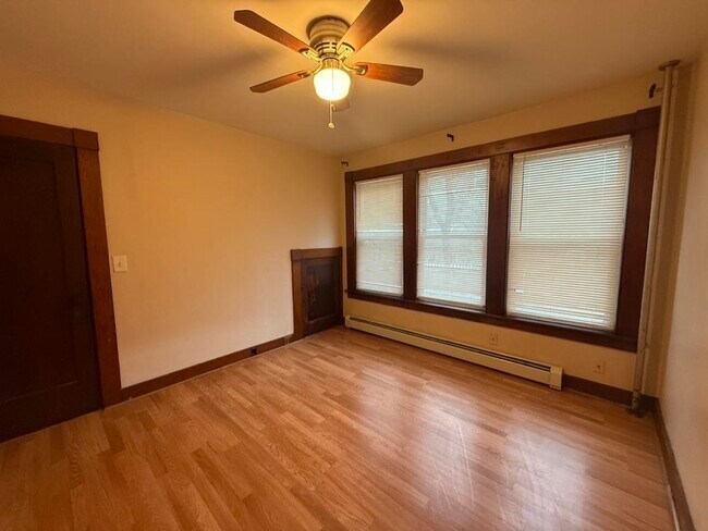 Foto del edificio - 672 Central St